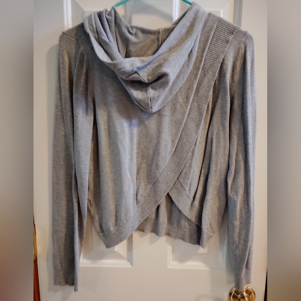 Fabletics Cris-Cross Back w/hood
